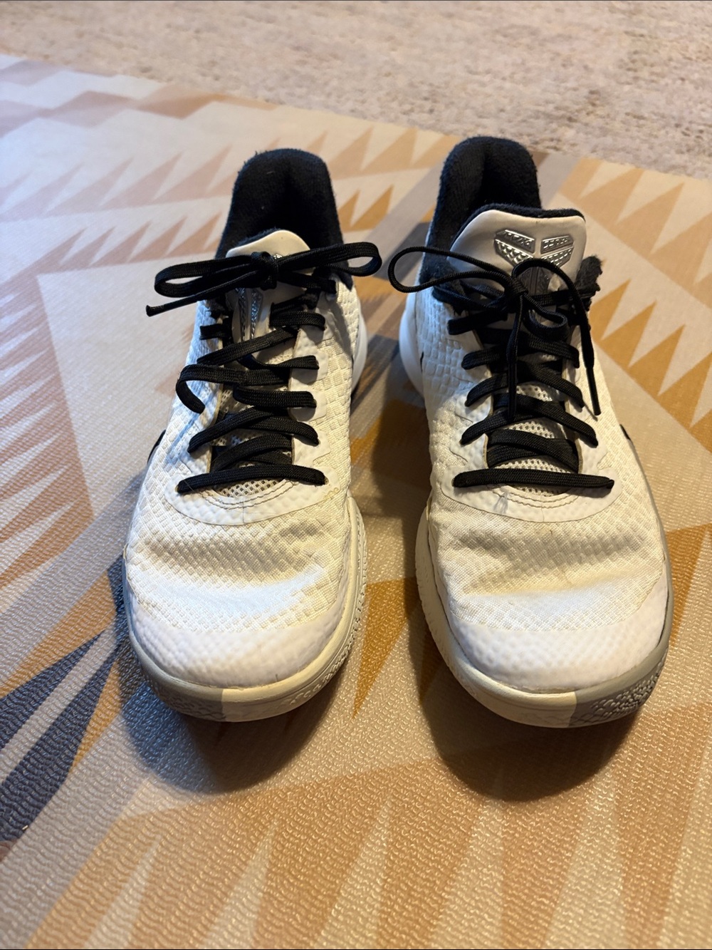 Nike zoom Women's White Athletic Shoes with Black Accents